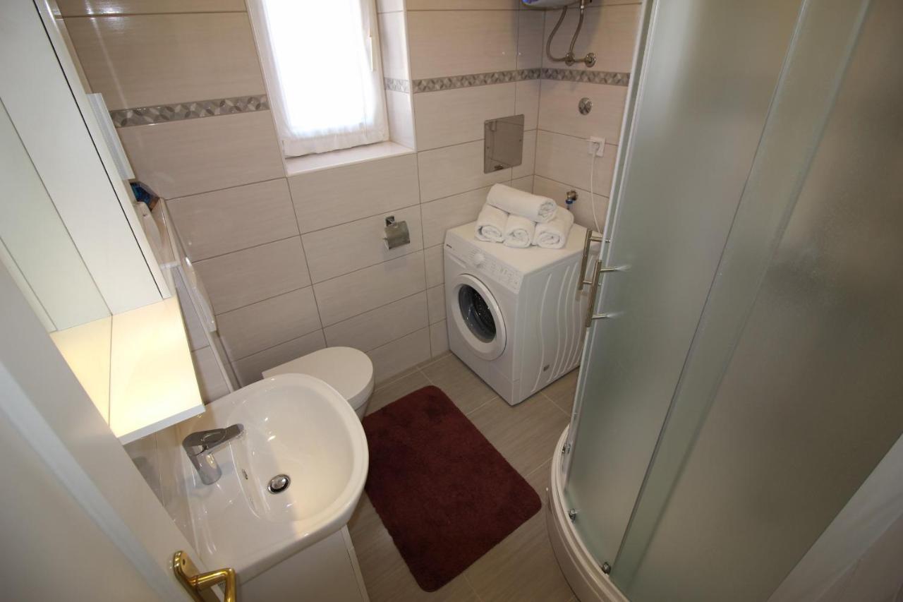 Apartment Agata In City Center Poreč Buitenkant foto