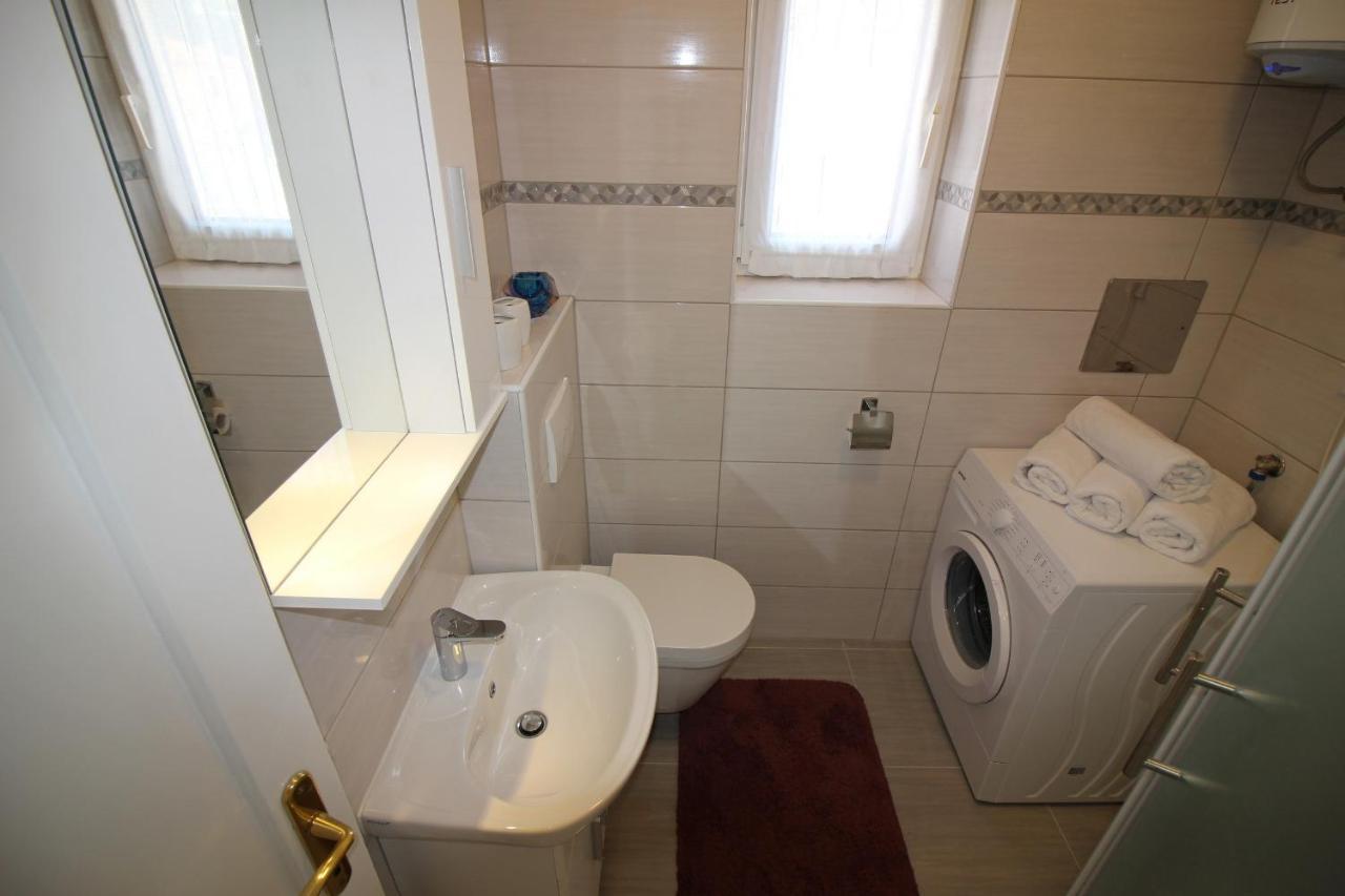 Apartment Agata In City Center Poreč Buitenkant foto